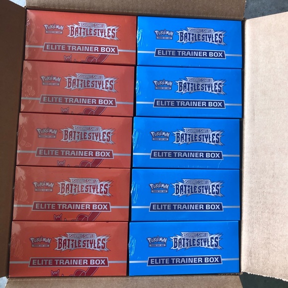 New Pokémon TCG Sword & Shield Battle Styles ETB - Picture 3 of 3